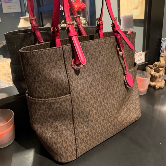 Michael Kors Handbags - Michael Kors large tote bag